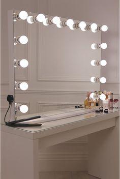 آینه آرایشی دیواری (m178)
