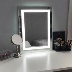 آینه آرایشی چراغدار (m23829)