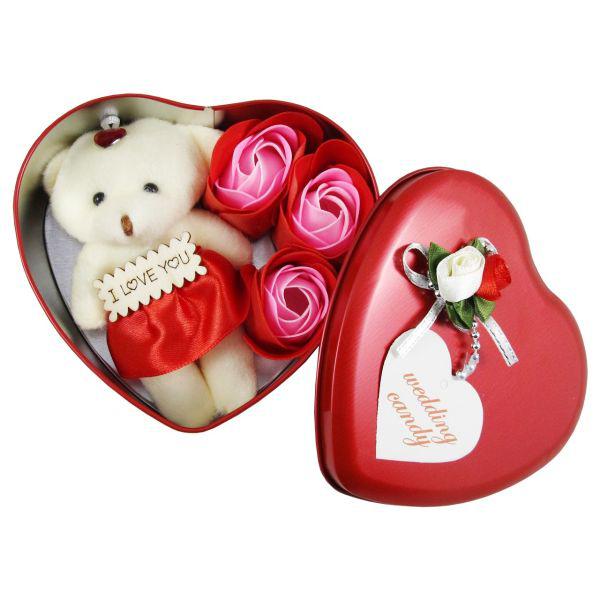 جعبه کادویی گل معطر و عروسک قلبی وسنا مدل LOVE|دیجی‌کالا