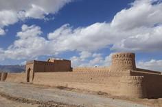 قلعه مهرپادین مهریز - مهریز (m92325)