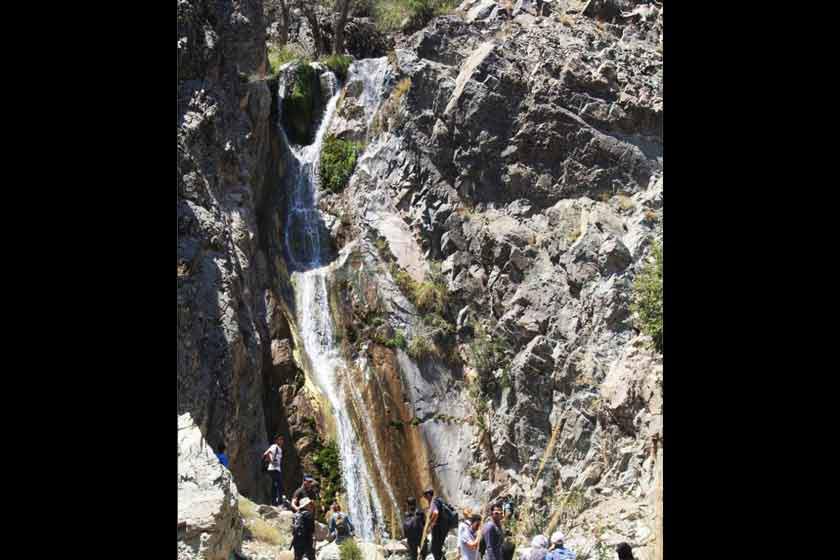 آبشار دره گلم دخترکش - جیرفت (m91365)|ایده ها
