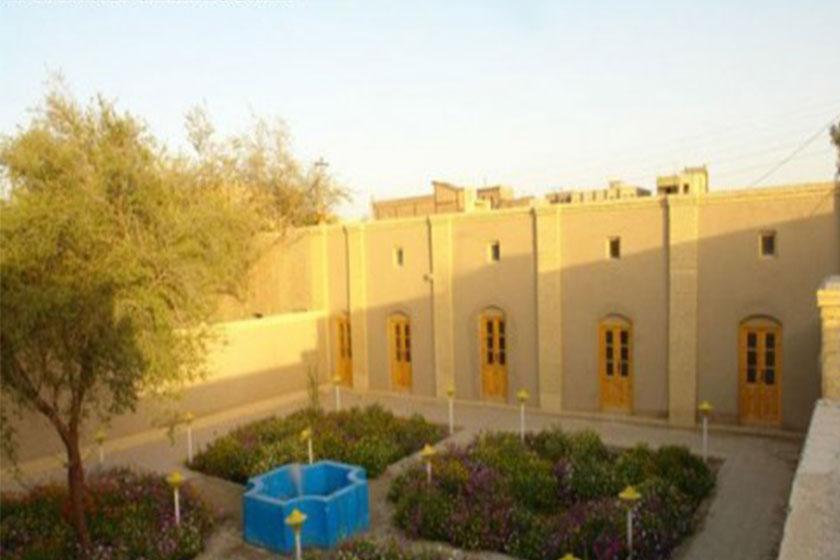 ساختمان بیت رهبری - ایرانشهر (m92160)|ایده ها