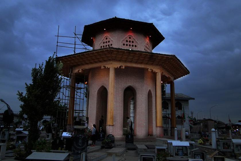 آرامگاه میرزا کوچک خان جنگلی - رشت (m88543)|ایده ها