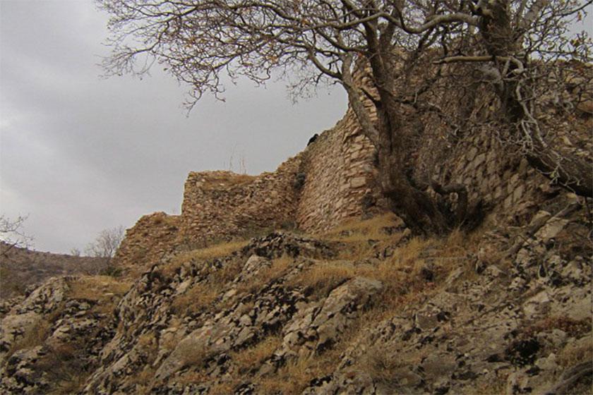 قلعه یزد گرد - بروجرد (m92911)|ایده ها
