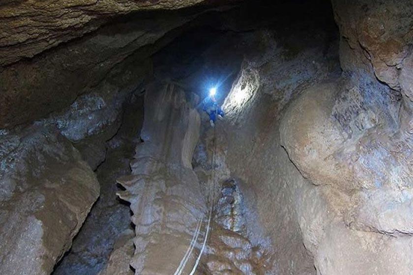 غار تانا (غار گرز رستم) - هفشجان (m90398)|ایده ها