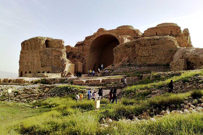 چشم‌انداز باستان‌شناسی ساسانی منطقه فارس - فيروزآباد (m89988)|ایده ها