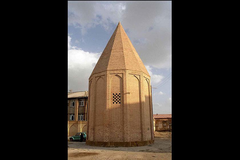 برج قربان همدان - همدان (m88563)|ایده ها