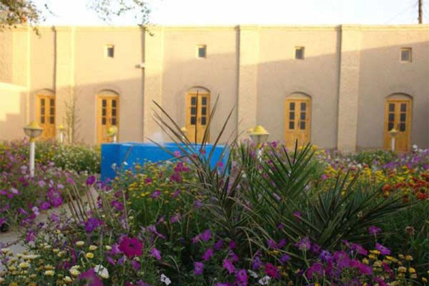ساختمان بیت رهبری - ایرانشهر (m92158)|ایده ها