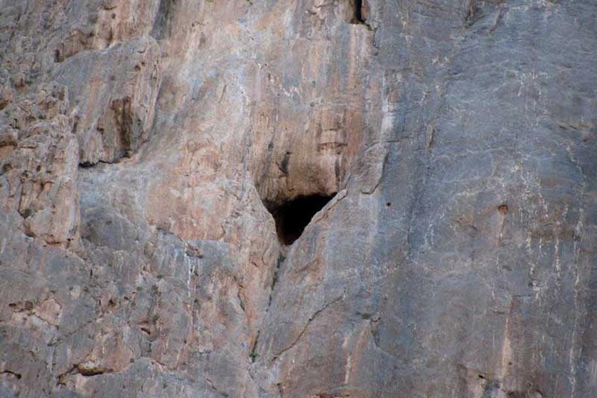 غار قلعه جمال - گلپايگان (m90186)|ایده ها
