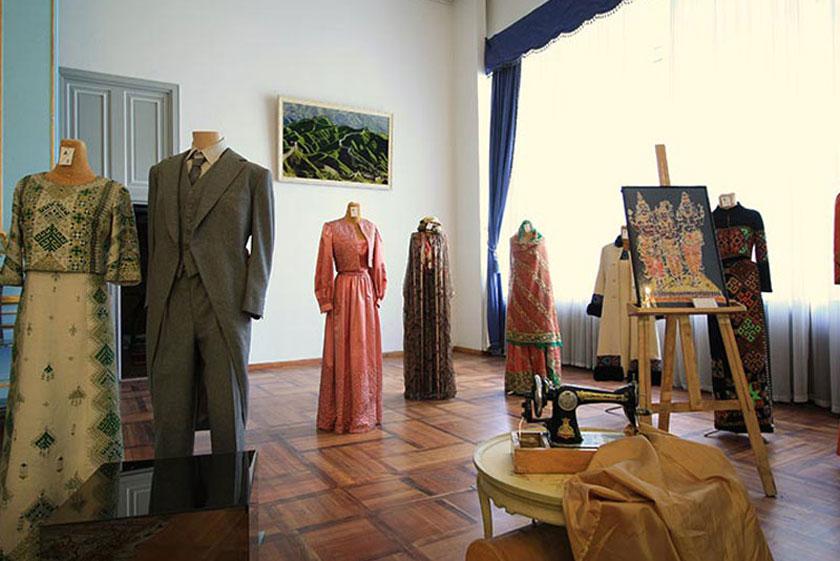 موزه پارچه و لباس‌ های سلطنتی نیاوران  - تهران (m89899)|ایده ها
