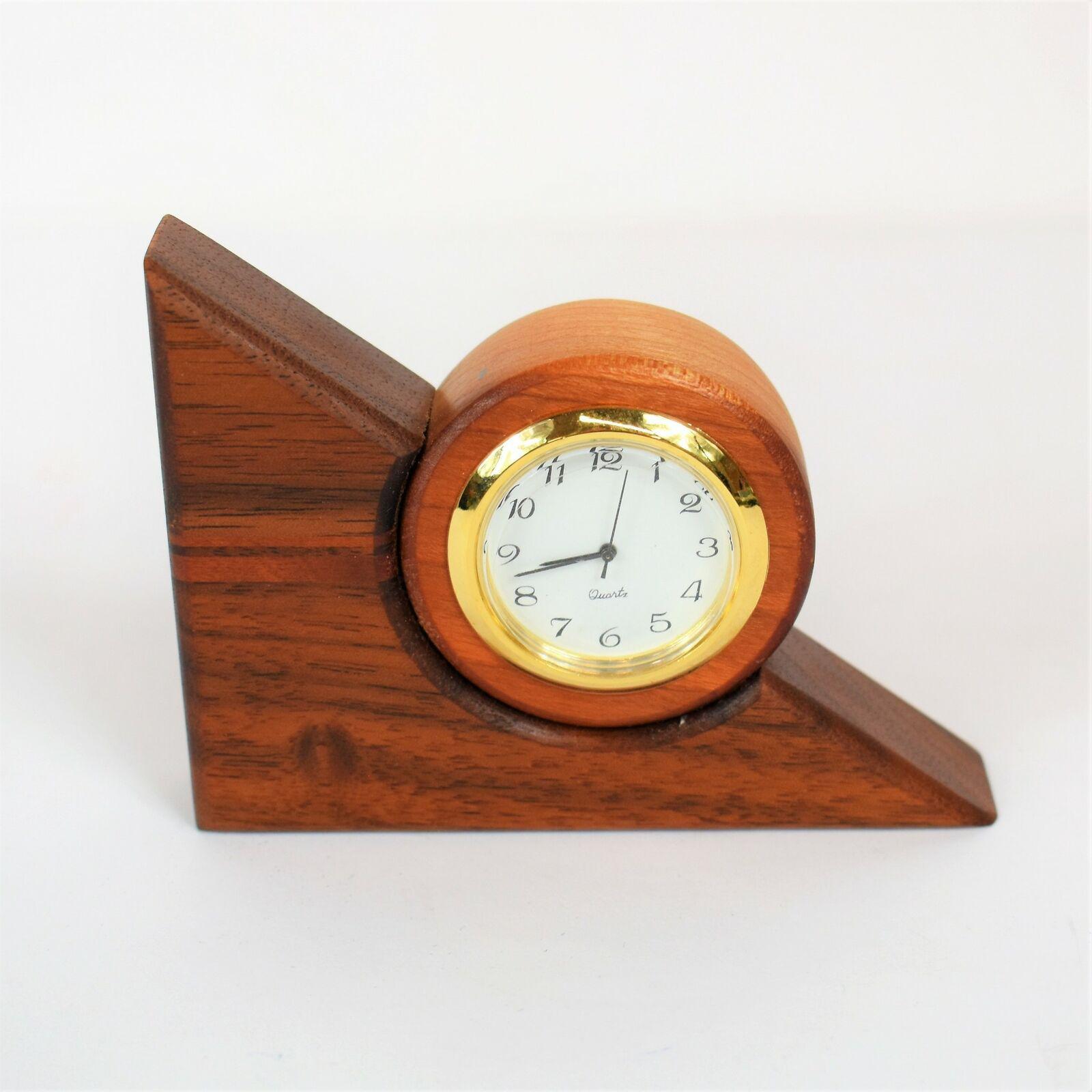ساعت رومیزی چوبی مدرن و دکوری (m257770)|ایده ها