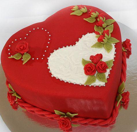 کیک تولد دخترانه قرمز طرح فانتزی|لیدی