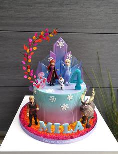 کیک تولد دخترانه السا و انا ترکیب رنگی متفاوت