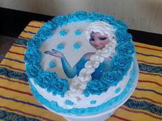 کیک تولد دخترانه السا و انا تم رنگ سفید و آبی