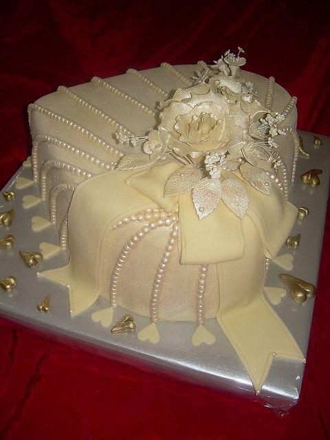 کیک تولد دخترانه قلب با تزئین رویایی|لیدی