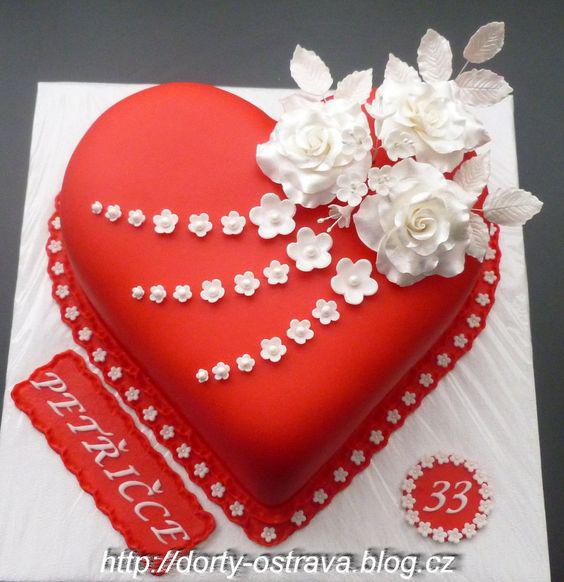 کیک تولد دخترانه قلب با تزئین گل فوندانت|لیدی