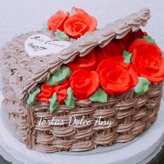 کیک تولد دخترانه قلب به شکل سبد پر از گل