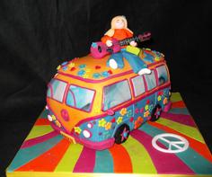 کیک تولد دخترانه اسپرت ماشین خاص