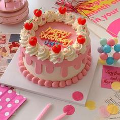 کیک تولد دخترانه گرد خوشمزه