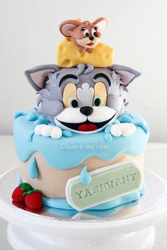 کیک تولد دخترانه به شکل موش و گربه