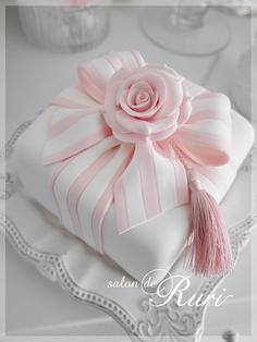 کیک تولد دخترانهخ ساده ی فوندانت