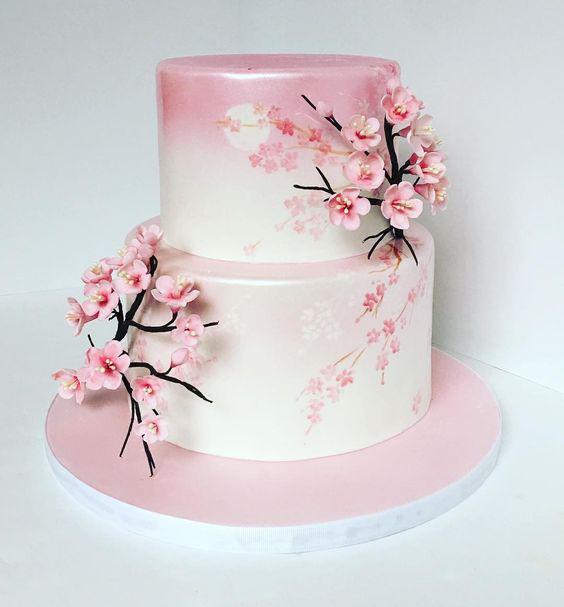 کیک تولد دخترانه صورتی تزئین با شکوفه های صورتی|لیدی