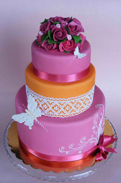 کیک تولد دخترانه صورتی ترکیب گل و پروانه|لیدی