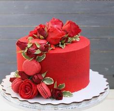 کیک تولد دخترانه گل سرخ