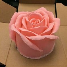 کیک تولد دخترانه گل شکل زیبا با فوندانت