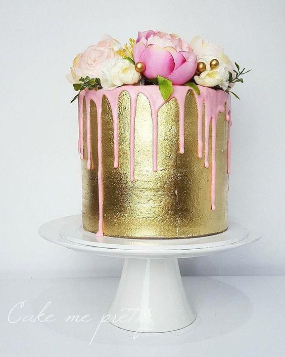 کیک تولد دخترانه طلایی با تزئین خامه صورتی|لیدی
