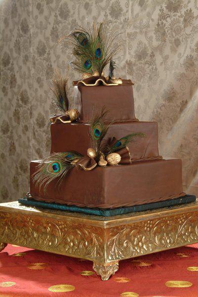 کیک تولد دخترانه شکلاتی با تزئین تم طاوس|لیدی