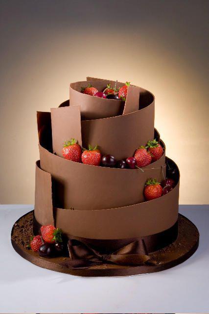کیک تولد دخترانه شکلاتی شکل دادن به شکلات|لیدی