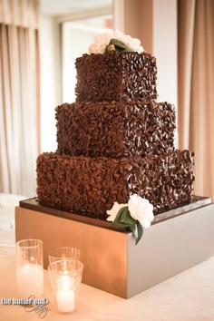 کیک تولد دخترانه شکلاتی چند طبقه ی مکعبی