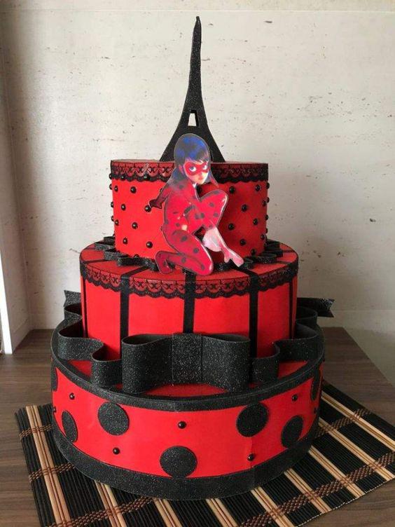 کیک تولد دخترانه دختر کفشدوزکی چند طبقه ی خاص|لیدی