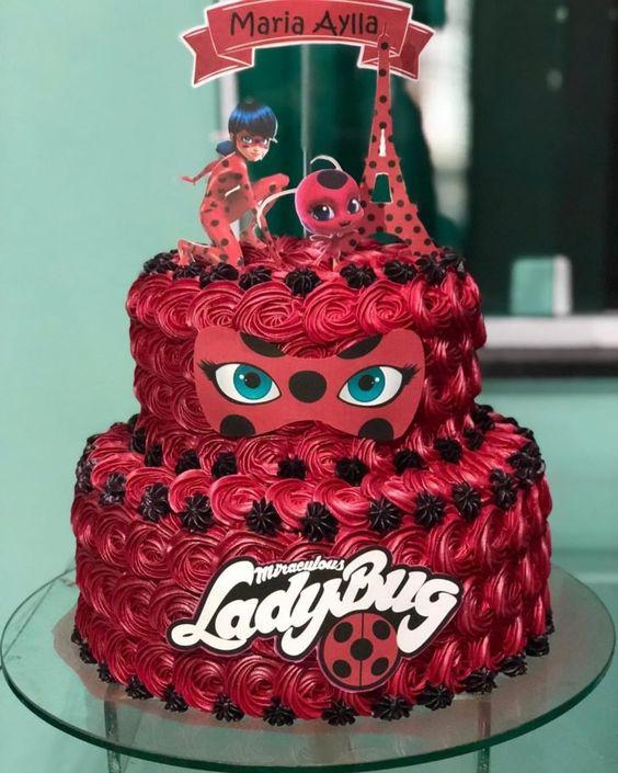 کیک تولد دخترانه دختر کفشدوزکی خامه ای سرخ رنگ|لیدی