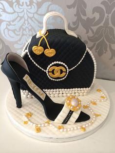 کیک تولد دخترانه مشکی با طرح ست کیف و کفش