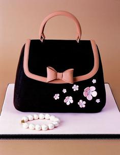 کیک تولد دخترانه مشکی با طرح کیف