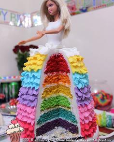 کیک تولد دخترانه عروسکی چند لایه
