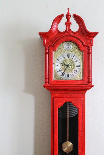 ساعت دیواری پاندول دار قدیمی قرمز|ایده ها