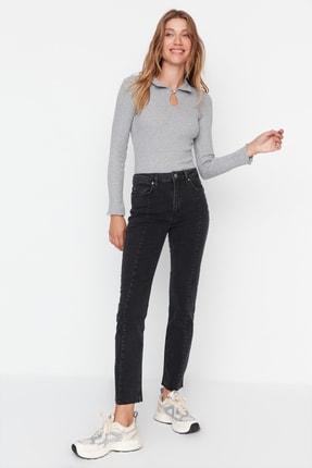 شلوار جین زنانه سیاه برند trendyolmilla TWOAW23JE00045 ا Siyah Dikiş Detaylı Yüksek Bel Slim Flare Jeans TWOAW23JE00045|پیشنهاد محصول