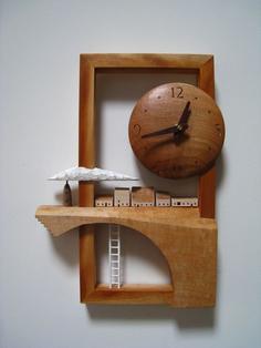 ساعت دیواری چوبی مدل خانه