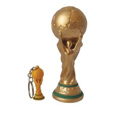 مجسمه مدل جام جهانی به همراه جاکلیدی