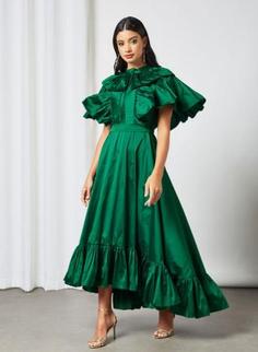 لباس بلند با تن پوشیده شده سبز