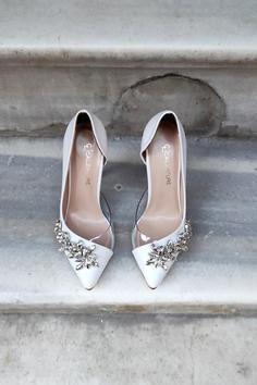 کفش زنانه استیلتو پاشنه دار سنگی ی سفید ی برند LA CALZATURE