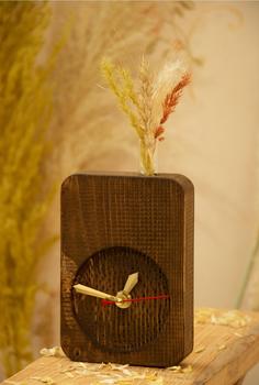 ساعت رومیزی تلفیق شده باگلدان چوبی متریال چوب فنلاندی موتورآرامگرد تایوانی اصل - روشن ا Integrated table clock with wooden vase