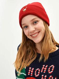 کلاه زمستانی زنانه قرمز السی وایکیکی W1BB72Z8 ا Yılbaşı Temalı Nakışlı Kadın Triko Bere