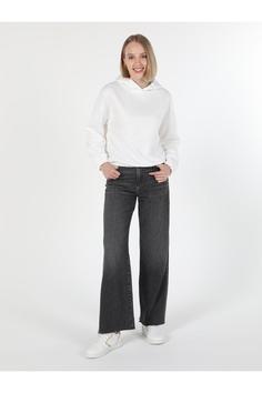 خرید اینترنتی هودی زنانه سفید برند colin s .CL1059996_Q1.V2_WHT ا Regular Fit Kapüşonlu Beyaz Kadın Sweatshirt