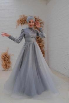 لباس مجلسی بلند زنانه یقه چیت دار توری خاکستری برند Hümeyramoda