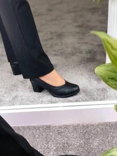 کفش چرم مجلسی زنانه مدل ژاکلین پاشنه ۵ سانتی طبی سایز ۳۸ تا ۴۰ رنگ مشکی ا کد ۲۰