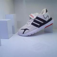 کفش adidas پسرانه و دخترانه.